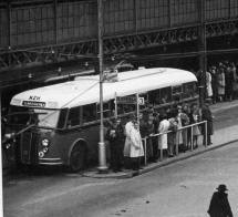 NZH-1950-1479-stationsplein-haarlem-1.jpg